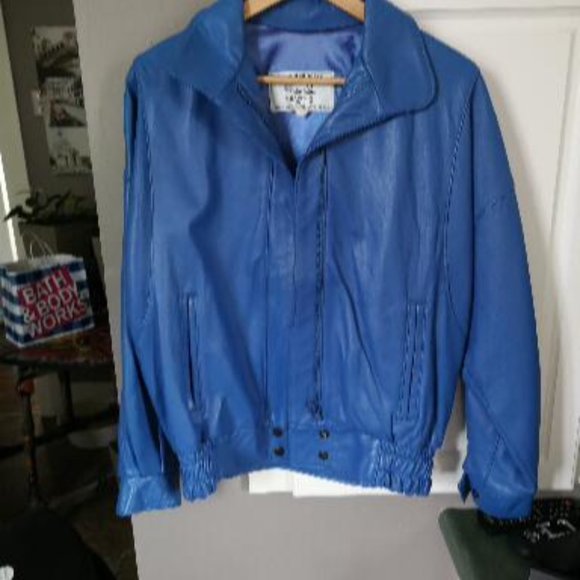 To small - Picture 1 of 3